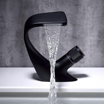 Moderne watervalkraan Luxe wastafelkraan Badkamerkraan Dekinstallatie Spoelbakkraan en koudwaterkraan zwart