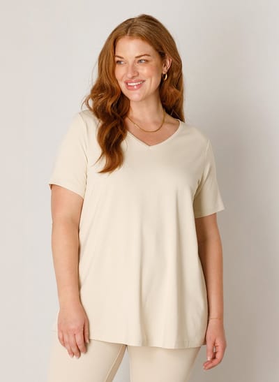 BASE LEVEL CURVY Alba T-Shirts - Light Beige - maat 0(46)