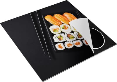 Chefcare Inductie Beschermer Sushi met Stokjes op een Zwarte Achtergrond - 78x78 cm - Afdekplaat Inductie - Kookplaat Beschermer - Inductie Mat