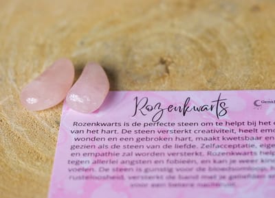 Rozenkwarts edelsteen - Twee Stuks - Connectie, Liefde, gebroken hart, empathie, verlies - Perfect cadeau voor vrouwen- Inclusief uitleg - Spiritueel - Rosequartz - 100% NATUURLIJK