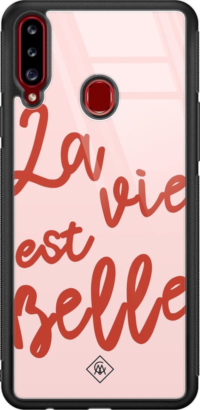 Casimoda® hoesje - Geschikt voor Samsung Galaxy A20s - La Vie Est Belle - Luxe Hard Case Zwart - Backcover telefoonhoesje - Multi