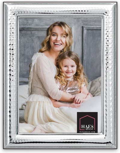 HAES DECO – Verzilverde Fotolijst Bologna voor een foto van 9x13 cm – Fraai Verzilverd met luxe Houten achterzijde en standaard om neer te zetten – VP10313