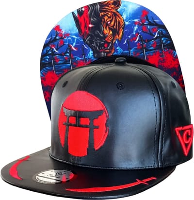 Capiche® Snapback Pet Heren – Tijger Samurai – Zwart Zacht Kunstleer & Samurai Zwaarden Borduursel op Vizier – Verstelbaar met Druksluiting – Sportcap – Baseball Cap – Capiche Caps – Tiger Samurai