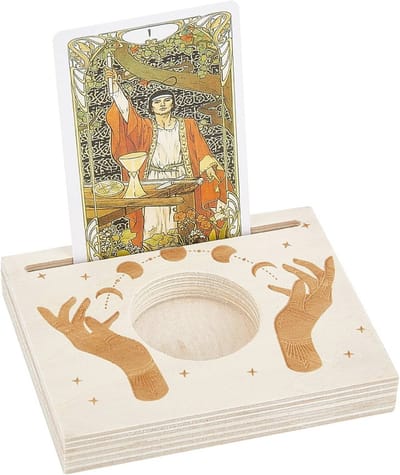 Houten Tarot Kaart Stand met Gesneden Maan en Hand Patroon - Rechthoekige Altaar Display Voor Waarzeggerij decoratie