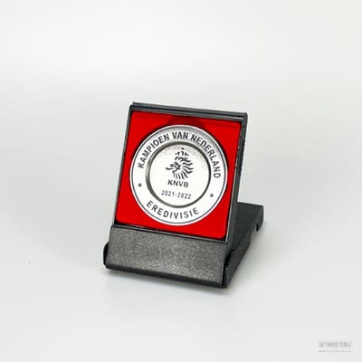 Miniatuur Kampioensschaal Eredivisie 21/22 - Ajax Amsterdam - Ajax - Voetbal - Minischaal - Officeel KNVB Product - Ajax Artikelen - Cadeau Ajax - Verzamelaar
