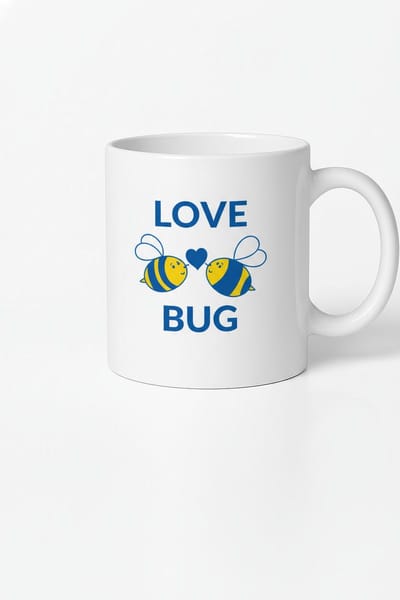Love Bug Mok met Schattige Bijen & Hart - Uniek Romantisch Cadeau