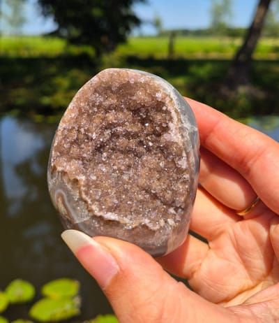 ThaleiaDesign - Sugar amethist - Edelstenen - woondecoratie - mineralen en kristallen - yoga - interieur - spiritueel - druzy - meditatie - healing - chakra - cadeau vrouw - liefde - balans - meditatie - spiritualiteit
