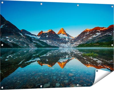 Gards Tuinposter Berg Assiniboine bij het Meer in Canada - 120x80 cm - Tuindoek - Tuindecoratie - Wanddecoratie buiten - Tuinschilderij