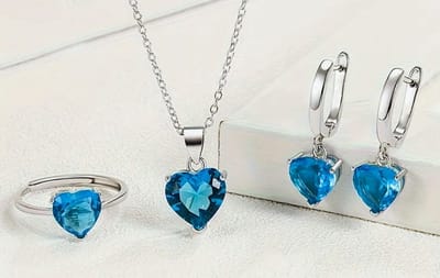 Collier, oorbellen en verstelbare ring, blue heart.