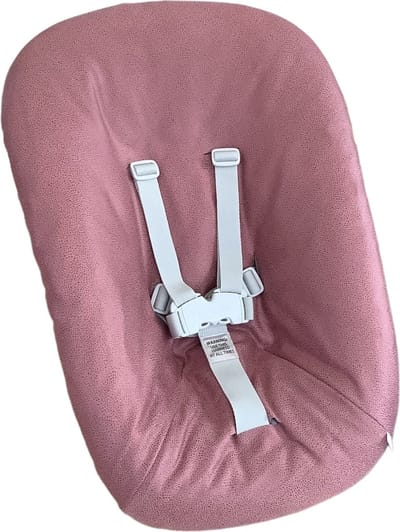 #75 Newborn hoes, Donker oud roze suéde look, Stokke Tripp Trapp. Ook geschikt voor Kidsmill Up.