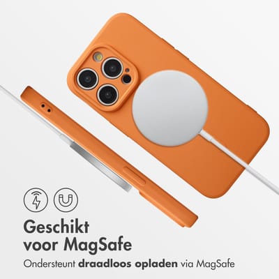 imoshion Hoesje - Geschikt voor Apple iPhone 15 Pro Max - Color Backcover geschikt voor MagSafe - Oranje