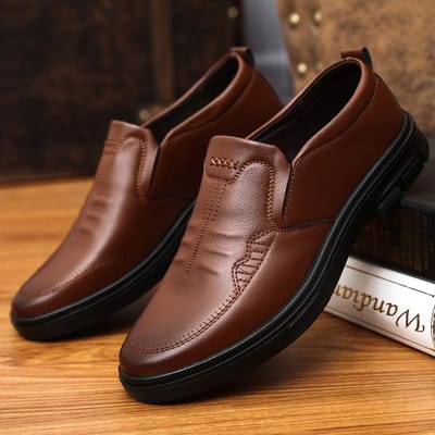 Nieuwe Set Voeten Dagelijkse Casual Schoenen Comfortabele Zachte Zool Papa Schoenen Platte Middenleeftijd en Ouderen Leren Schoenen 44