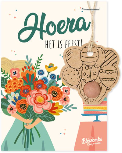 Blossombs Verjaardagskaart met Zaadbom - Hoera! - Hanger met Bloembommetje