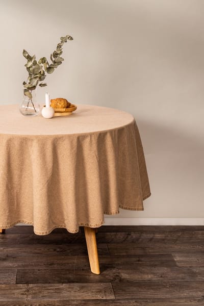 Tiseco Home Studio - Tafelkleed MYRNA - - 100% katoen - Gemakkelijk onderhoud, tijdloze elegantie - Dia 180 cm - Indiantan