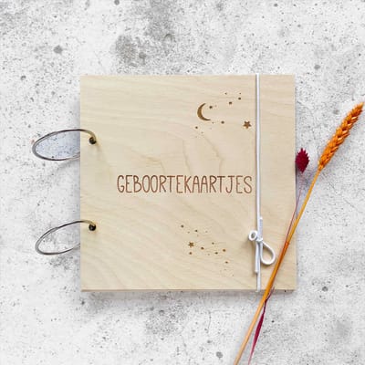 Houten bewaarbundel geboortekaarten | 20 x 20 cm | kaarten bewaarbundel | Heelal