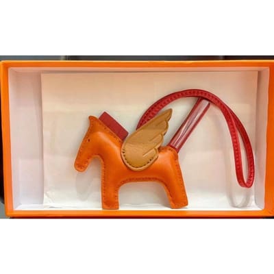 Kit de Matériaux Pendentif Pégase en Cuir, Ailes de Petit Cheval, Pendentif Accessoire Sac Amour Cheval en Cuir beige