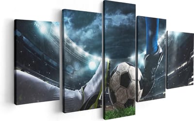Artaza Canvas Schilderij Vijfluik Voetbal Sliding Op De Bal In Het Stadion - 100x50 cm - Wanddecoratie Woonkamer - Schilderijen - Muurdecoratie