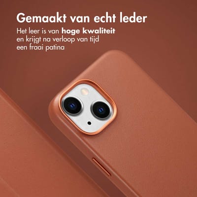 Accezz Hoesje - Geschikt voor Apple iPhone 14 - Leather Bookcase 2-in-1 geschikt voor MagSafe - Sienna Brown