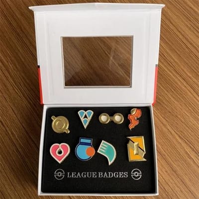 Insigne de GIM de la Ligue Pokémon Figures d'Anime Pocket Monster Roi du Ciel Gymnase Insigne Métallique Pikachu Mew-two Jouets pour Enfant Enfants