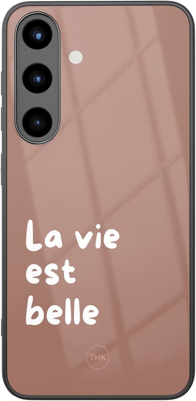 Hoesje geschikt voor Samsung Galaxy S25 - La vie est belle - Bruin - TPU luxe case (glossy toplaag) - Tekst - Hardcase backcover zwart