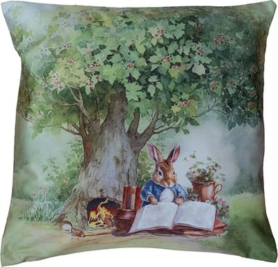 Kussenhoes - bedruk - konijn leest boek - haas onder grote boom - zacht - 40 x 40 cm