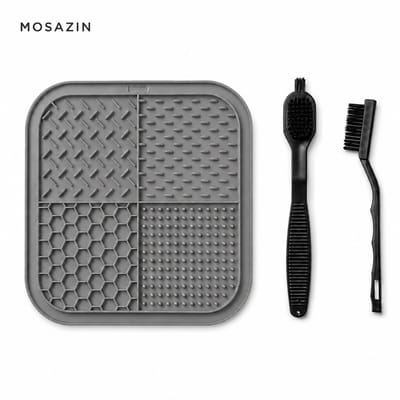 MOSAZIN Likmat Hond – Grijze Siliconen Slow Feeder met Zuignappen – 4 Textuurzones – Inclusief 2 Reinigingsborstels en Opvouwbare Hondenbak – 20 x 20 cm