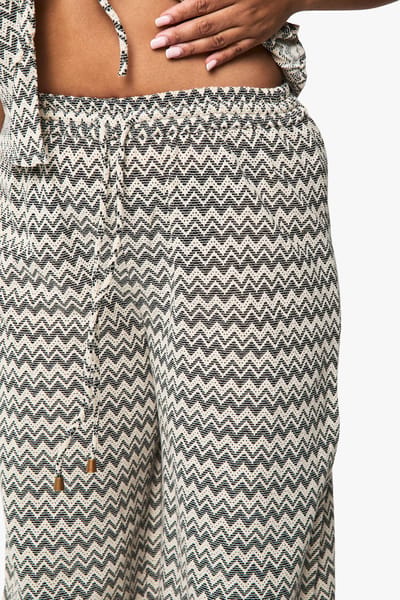 boohoo Dames Plus Zig Zag Gebreide Strandbroek | Mono | Maat: 28