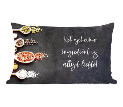 Sierkussens - Kussentjes Woonkamer - 60x40 cm - Spreuken - Keuken - Het geheime ingrediënt is altijd liefde! - Quotes - Liefde