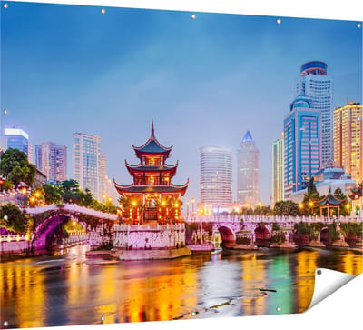 Gards Tuinposter Rivier bij Stad Guiyang in China - 160x120 cm - Tuindoek - Tuindecoratie - Wanddecoratie buiten - Tuinschilderij
