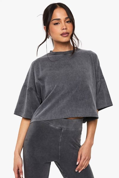 boohoo Dames Acid Wash Boxy Crop T-shirt | Houtskool | Maat: 44