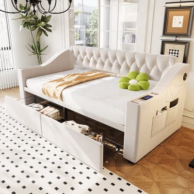 MODFU - Ledikant – 90x190 cm – Met 2 opbergladen, armleuningen met opbergvakken & USB-C – Beige fluweel