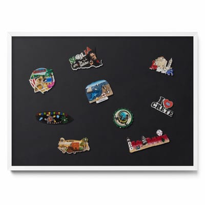 Tulup Magneetbord met Witte Frame - Zwart Magneetbord Met Effen Achtergrond - 70 cm x 50 cm - Zwarte kleur - Magneetbord Voor Thuiskantoor - Magnetisch Bord voor Thuis en Kantoor - Magneetbord voor Herinneringen