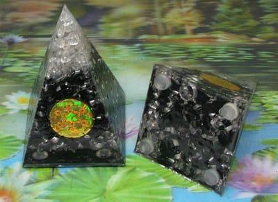 Hoge shungiet orgon piramide 140 x 80 mm