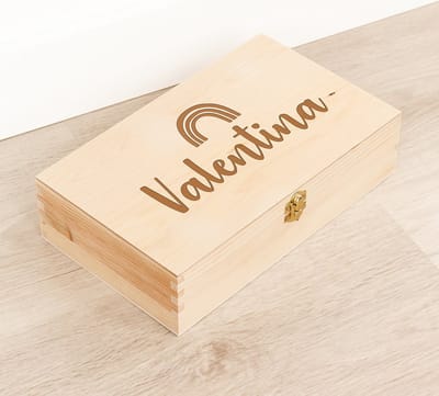 Houten kistje 'Valentina' Regenboog - Tekenkist - Herinneringsdoos - Kraamcadeau - Knutseldoos - Memorybox - Baby - Geboorte