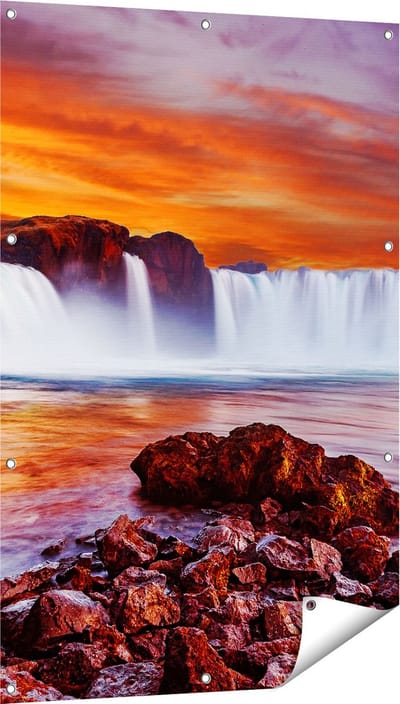 Gards Tuinposter Waterval bij een Oranje Hemel - 80x120 cm - Tuindoek - Tuindecoratie - Wanddecoratie buiten - Tuinschilderij