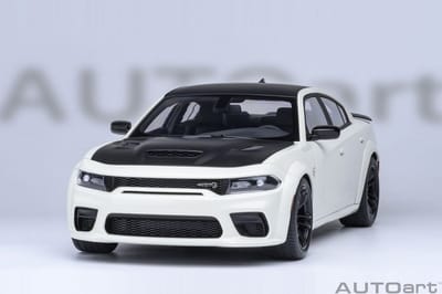 AUTOart 1/18 Dodge Charger SRT Hellcat Redeye Jailbreak, Knuckle White