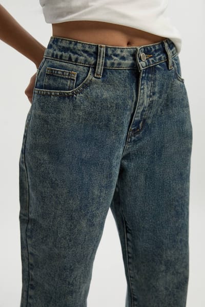 Dames Boohoo Basics Jeans met gespleten zoom en rechte pijp | Vintage Wash | Maat: 6/32L