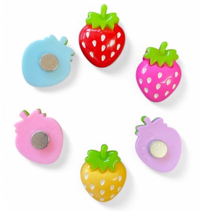 TLVX 6 stuks Leuke Aardbei Magneten 3D / Leuke Koelkast Magneten / Foto Magneet Aardbeien / Vrolijke Whiteboard Magneetjes / Speel- en Leer Magneten / School / Boodschappenlijst / Notitie / Memo bord / Kantoor / Schoolbord / Magnetisch / Gekleurd