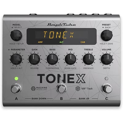 IK Multimedia ToneX Pedal Bass Edition amp modeller en audio interface voor basgitaar
