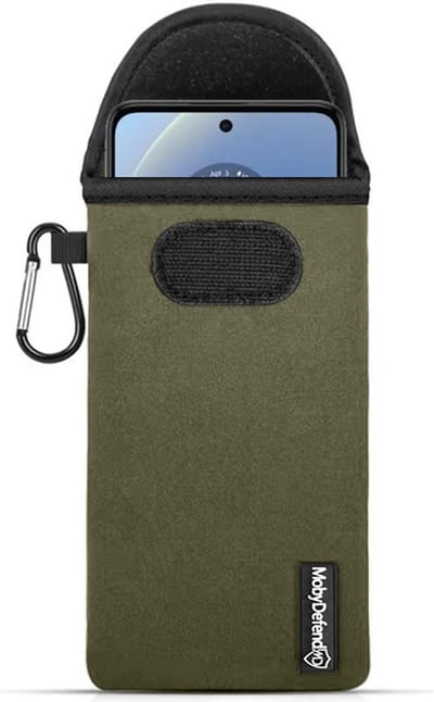 MobyDefend Hoesje - Geschikt voor Motorola Moto G54 - Neopreen Pouch Met Karabijnhaak - Insteek - Riemlus - Groen