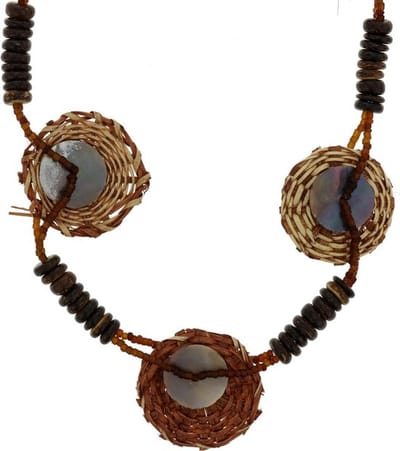 Behave - Lange ketting met bruine houten kralen en schelp - 91 cm