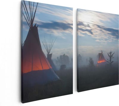 Artaza Canvas Schilderij Tweeluik Indianen Tipi in de Nacht tijdens de Mist - 80x60 - Foto Op Canvas - Canvas Print