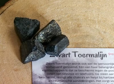 Zwart toermalijn Trommelsteen - Twee stuks - edelstenen - Perfect cadeau voor mannen en vrouwen - Inclusief uitleg - Spiritueel - Black Tourmaline - Protection - Tegen straling - Ontspanning - Aarding - Stress - 100% NATUURLIJK