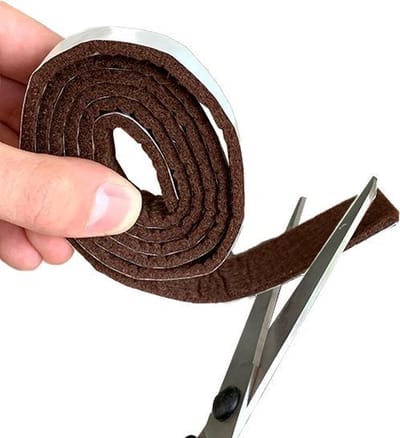 FSW-Products - Zelfklevend meubelvilt Bruin (Rol 1 Meter) - 2cm breed - Vilt - Antikras Vilt - Zelfklevende Vilt - Stoelpoot Beschermers - Vloer beschermer - Viltjes stoelpoten – Anti kras vilt – Bescherm Vilt – Meubelonderzetter - Stoel onderzetter