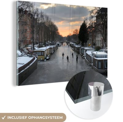 MuchoWow® Glasschilderij 60x40 cm - Schilderij acrylglas - Amsterdam - Schaatsen - Winter - Foto op glas - Schilderijen