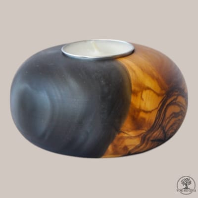 Wood and Olives - Olijfhouten Theelichthouder met Epoxy - Zwart - Handgemaakt - 9 cm
