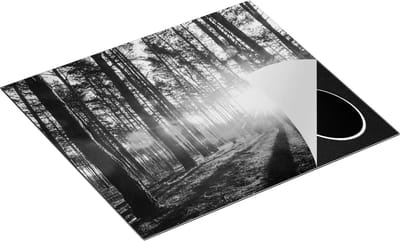 Chefcare Inductie Beschermer Zonsopkomst in het Bos tussen de Bomen - Zwart Wit - 60x50 cm - Afdekplaat Inductie - Kookplaat Beschermer - Inductie Mat