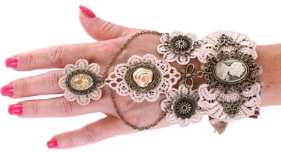 KIMU® Armband Kant Creme met Ring - Great Gatsby Roaring Twenties 3 - Blinders Charleston Kanten Brocante Bloemen Jugendstil Art Deco Gebroken Wit Witte Ketting Victoriaans Steampunk Sexy Festival