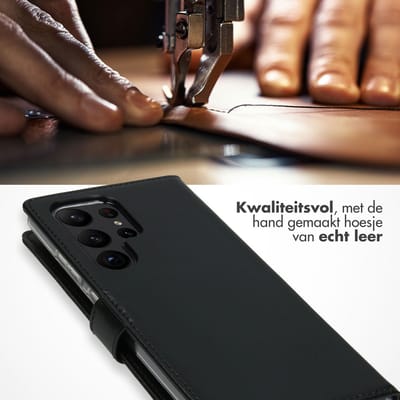 Selencia Hoesje - Geschikt voor Samsung Galaxy S23 Ultra - Echt Lederen Bookcase - Zwart