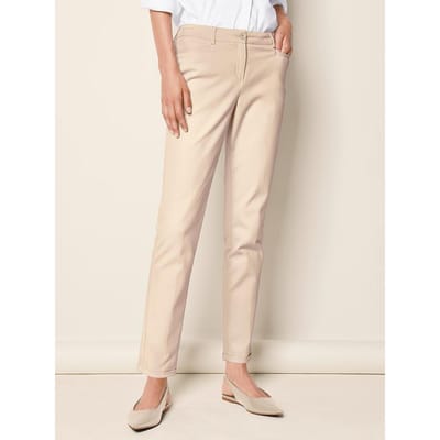 Enkellange broek in smal model Van Fadenmeister Berlin beige